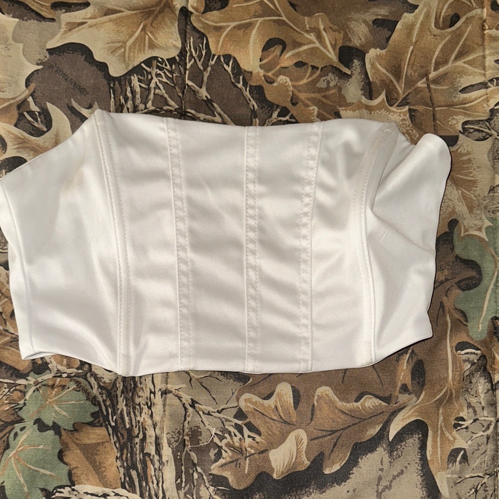 SHEIN White Crop Top